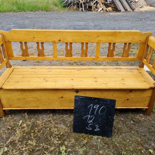 Lavice s úložným prostorem