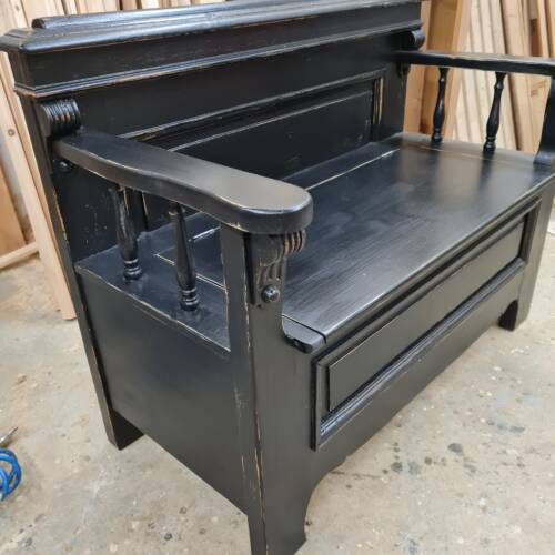 Lavička s úložným prostorem