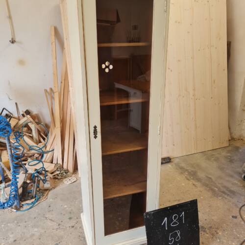 Vitrína - komínová